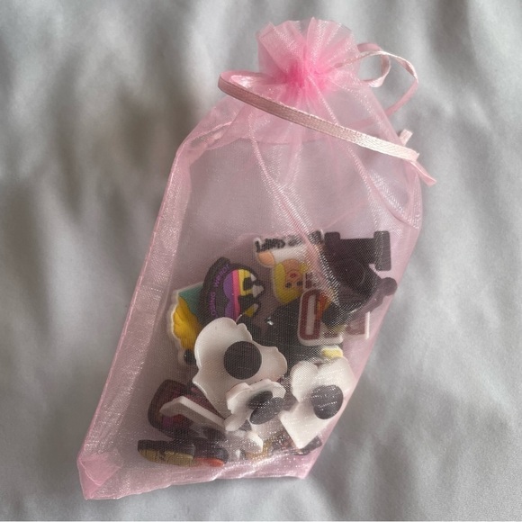 🎤 Pop Star–Inspired Singer Charms for Crocs – Lot of 20 💖 - Picture 10 of 10